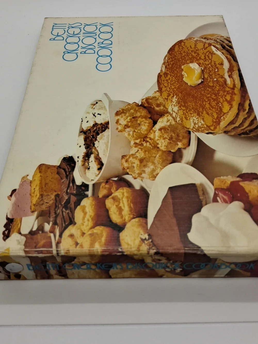 Betty Crocker’s Bisquick Cookbook 1971/73 Hardcover 3 Ring Binder Vintage GM
